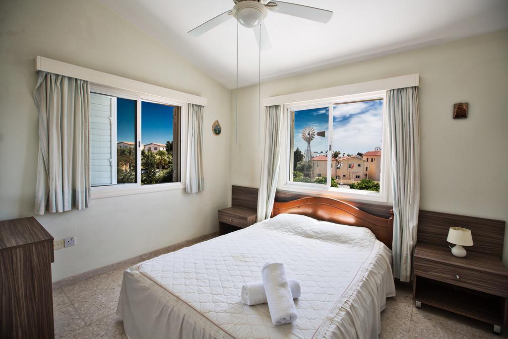 Merab Center Villas 圣纳帕 外观 照片